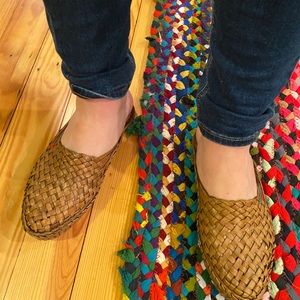Mohinders woven slides